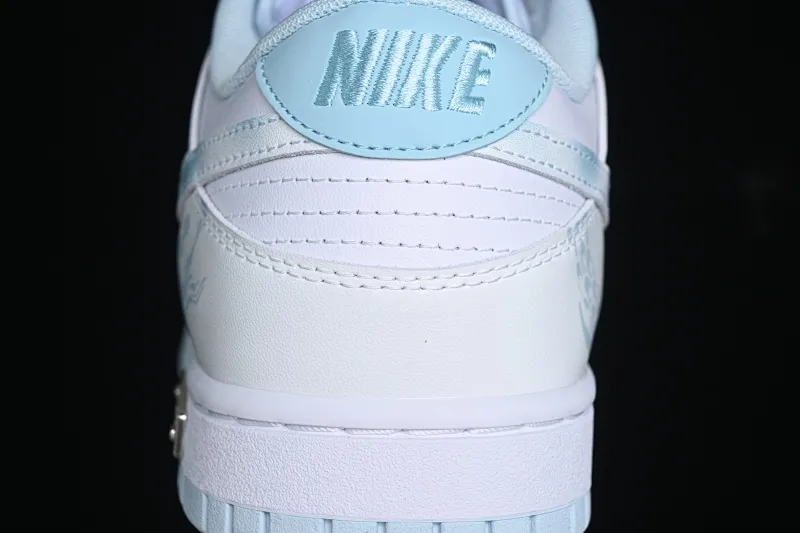 All Categories Nk SB Dunk Series Nk SB Dunk Low Low-top sneakers Nk Dunk low Year of the Dragon Limited Royal Dragon Blue and White White and Blue New Chinese style Low-top casual sneakers DV0833-104